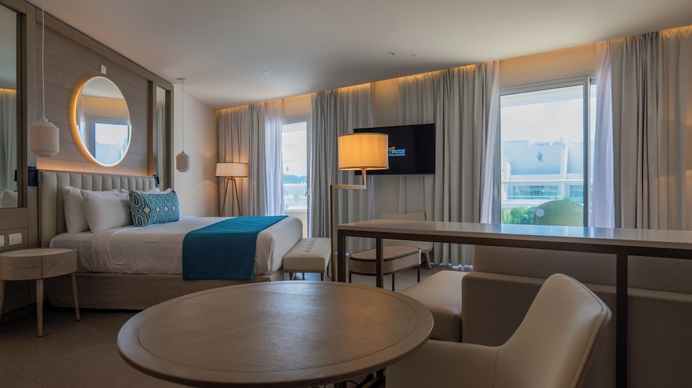 Princess Luxury Junior Suite with Hydromassage - Photo 15