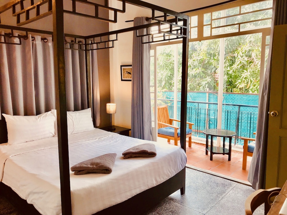 Deluxe Double Room, 1 King Bed, City View