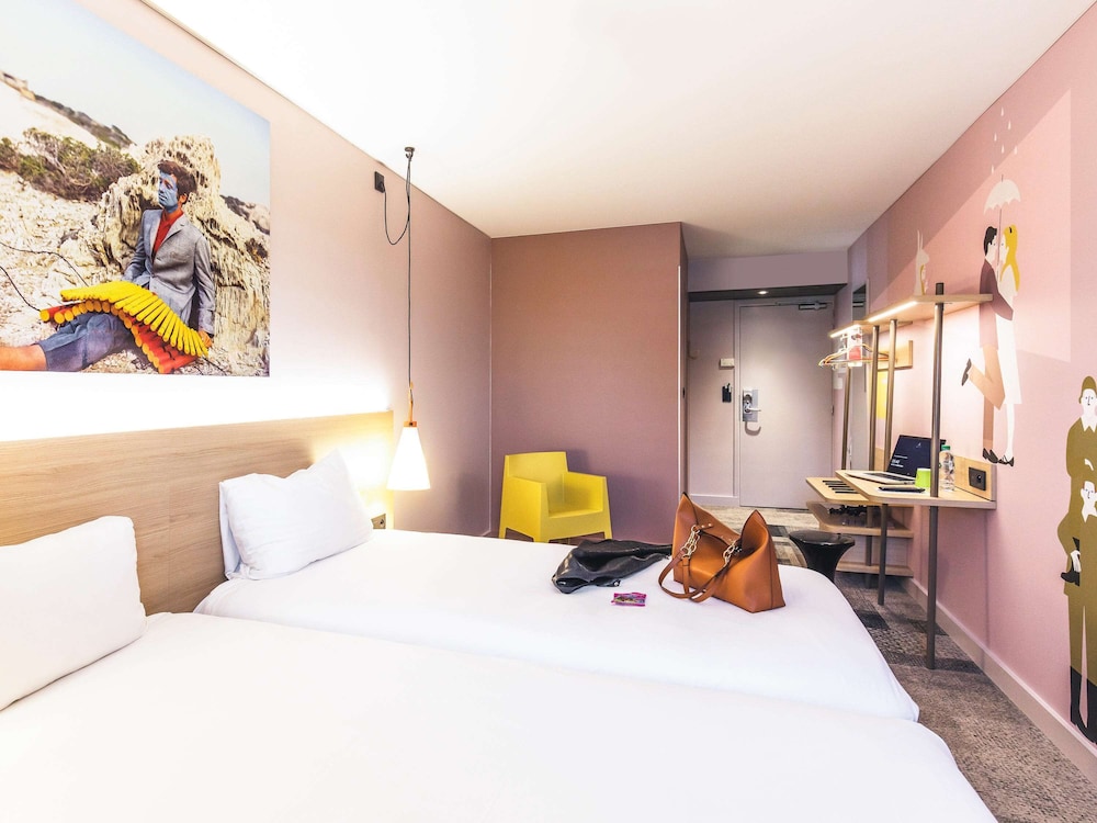 Standard Room, 2 Twin Beds thumbnail 6