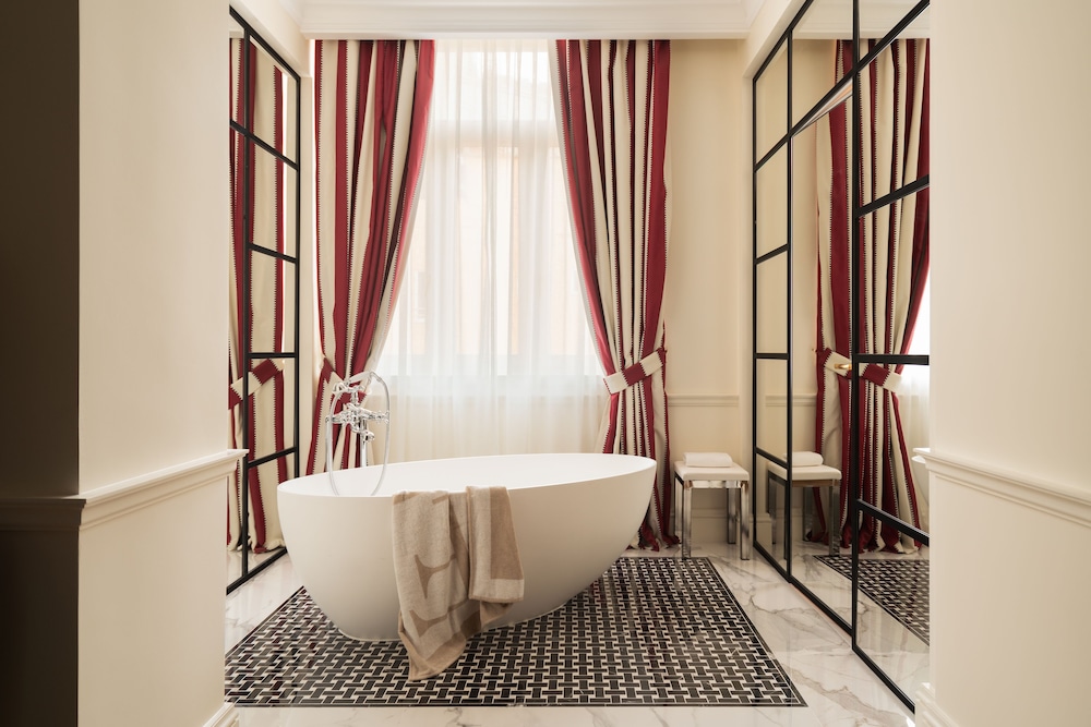Romantic Studio Suite (Junior)