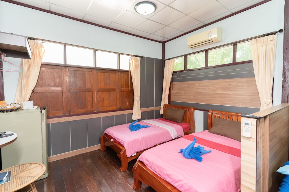 Deluxe Shared Dormitory photo 2