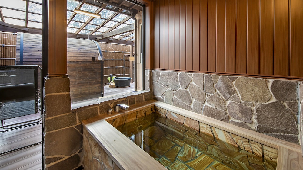 Quadruple Room with Tatami Area photo 2