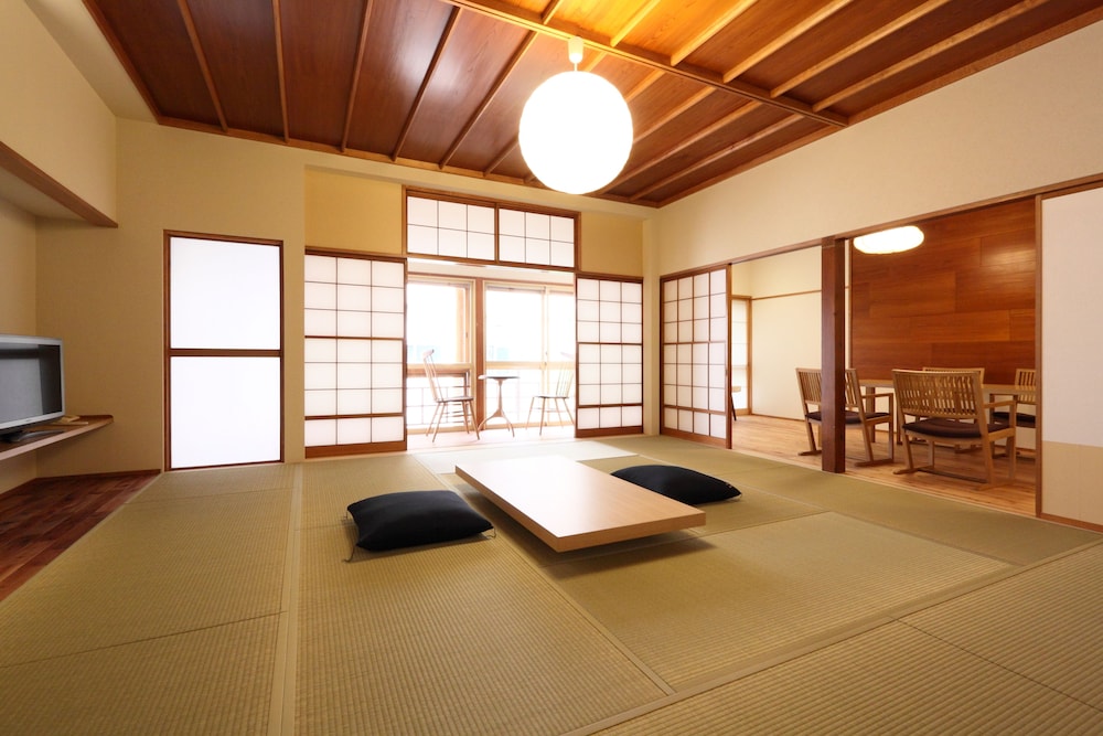 Japanese Style Room- Main Building-East photo 2