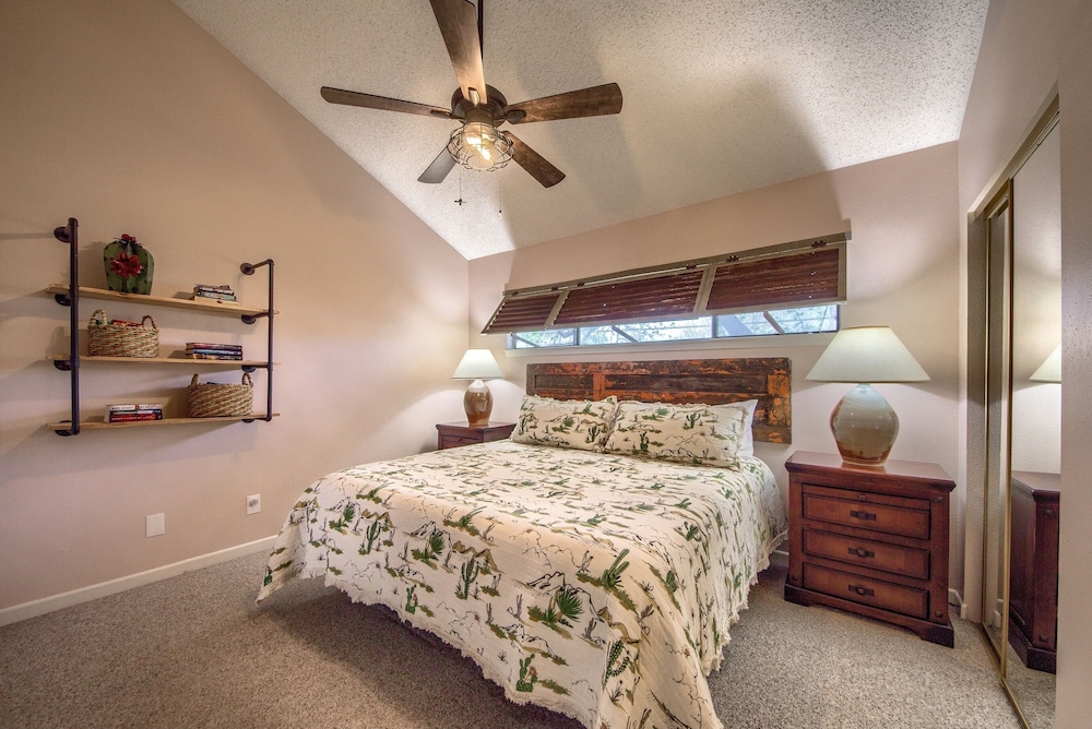 Condo, 2 Bedrooms