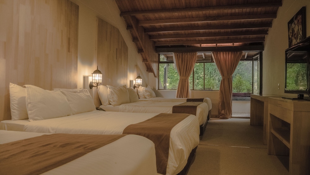 Family Room, Multiple Beds, Private Bathroom