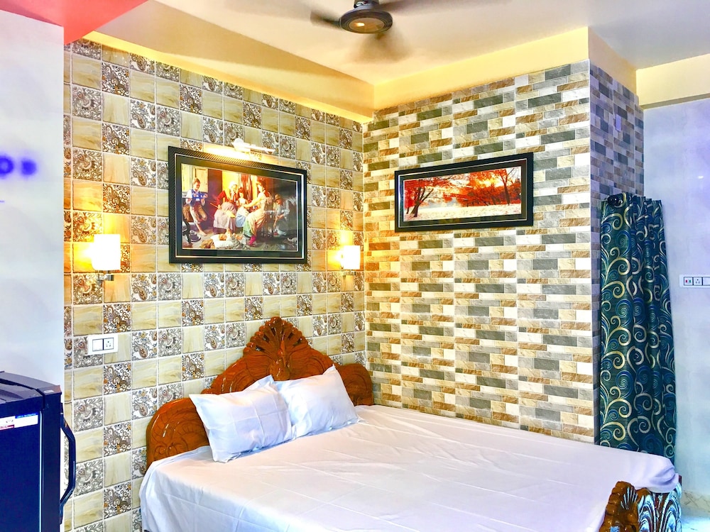Deluxe Room, 1 King Bed, Lake View