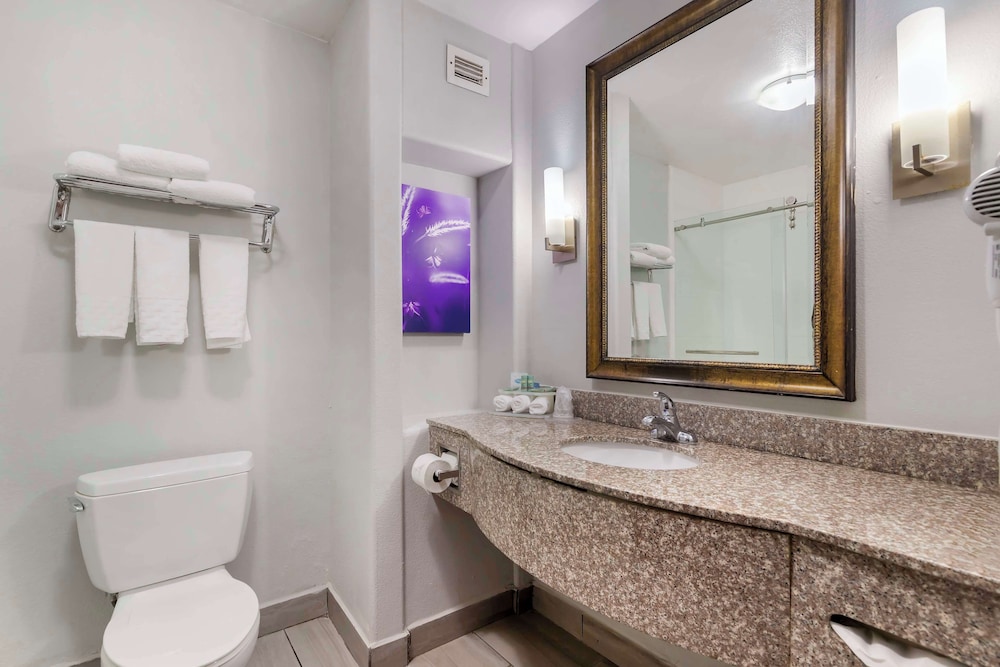 Suite, Multiple Beds - Photo 5