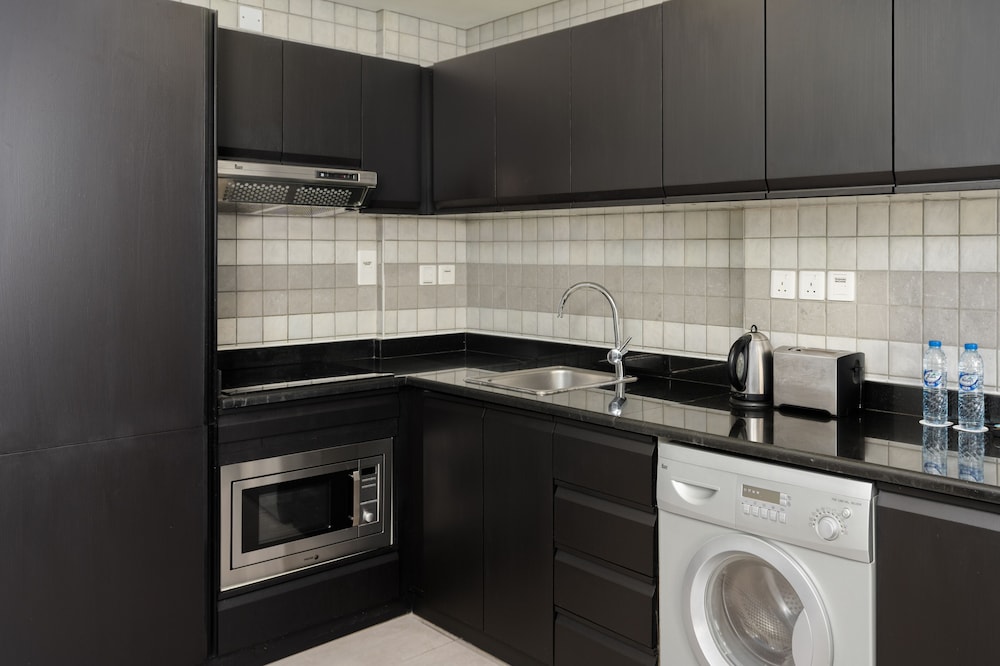 One Bedroom Deluxe Apartment photo 3