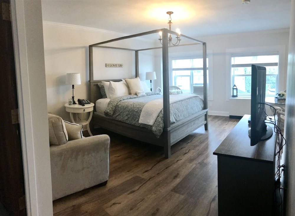 Premium Room, 1 Queen Bed with Sofa bed photo 1