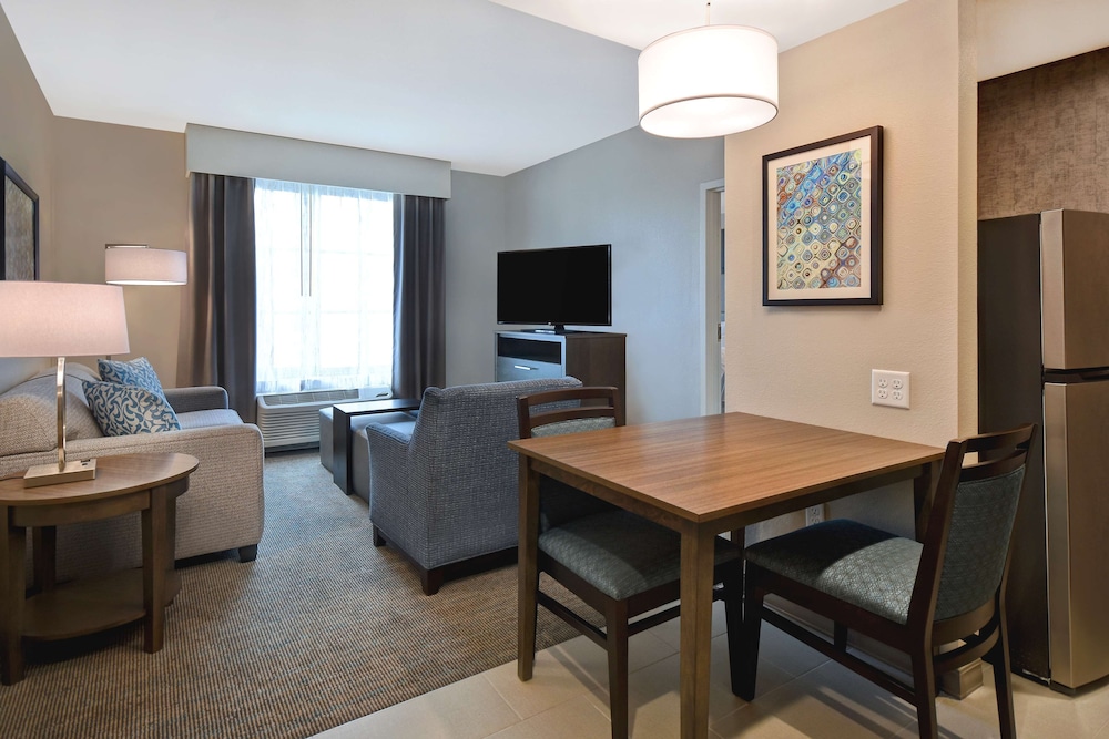 Suite, 1 King Bed, Accessible (Hearing) - Photo 5