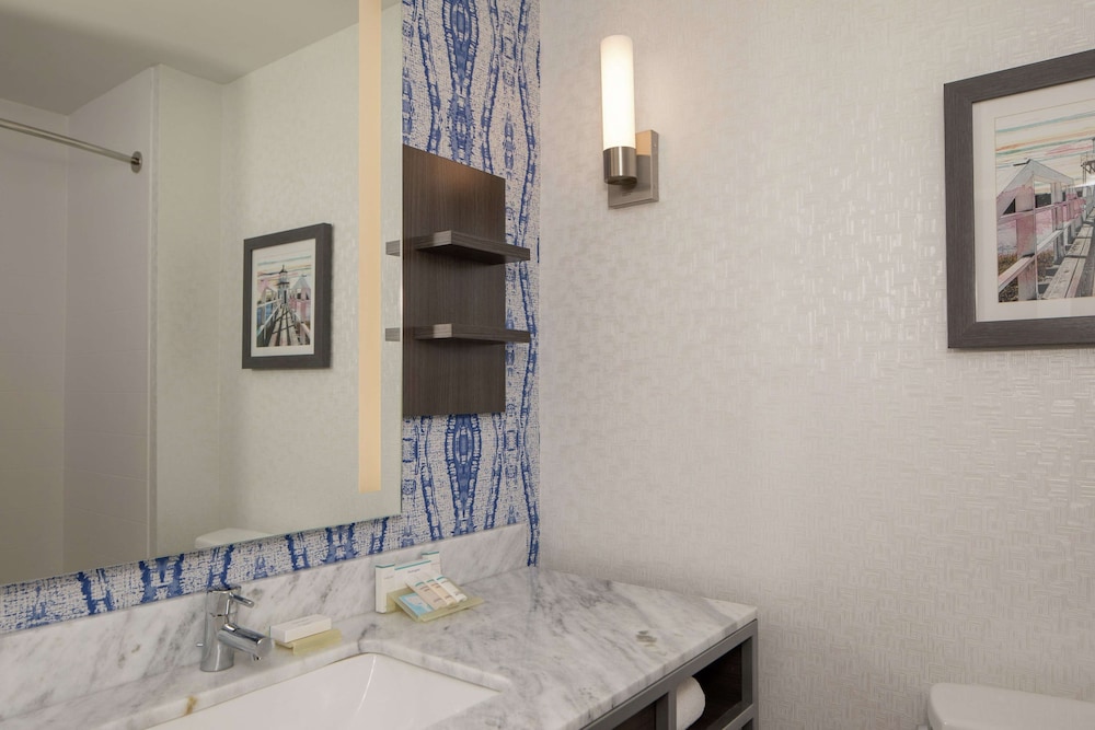 Room, Accessible photo 3