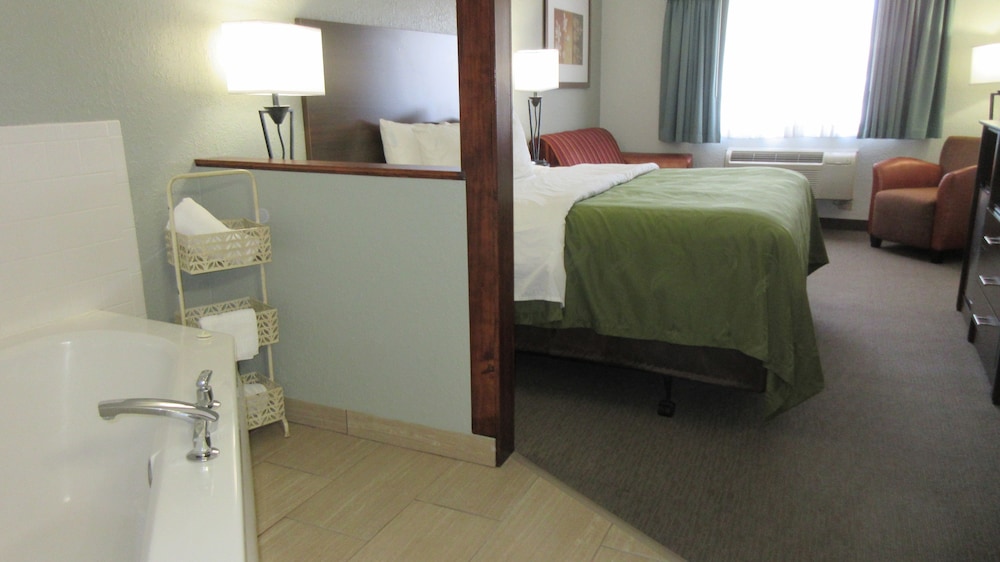 Business Room, 1 King Bed - Photo 3
