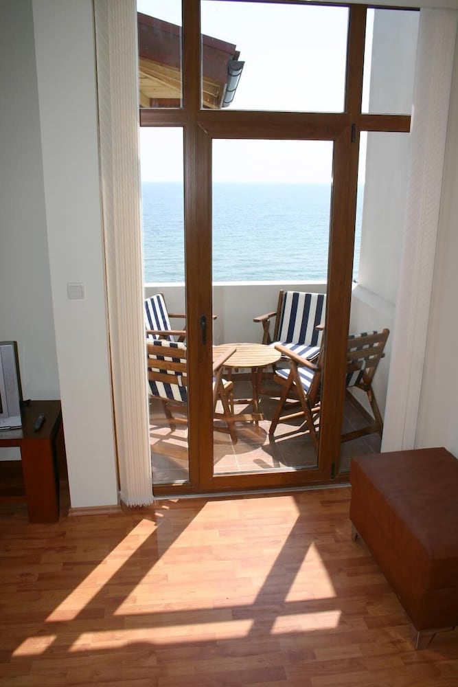 Double or Twin Room, Sea View - Photo 8