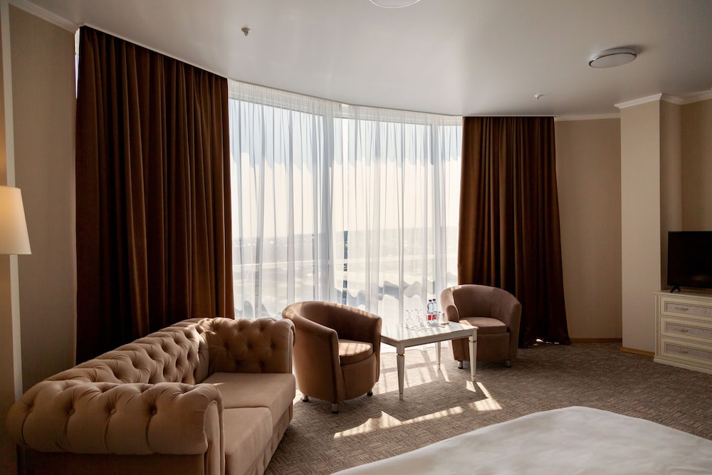 Luxury Suite, 1 King Bed photo 3