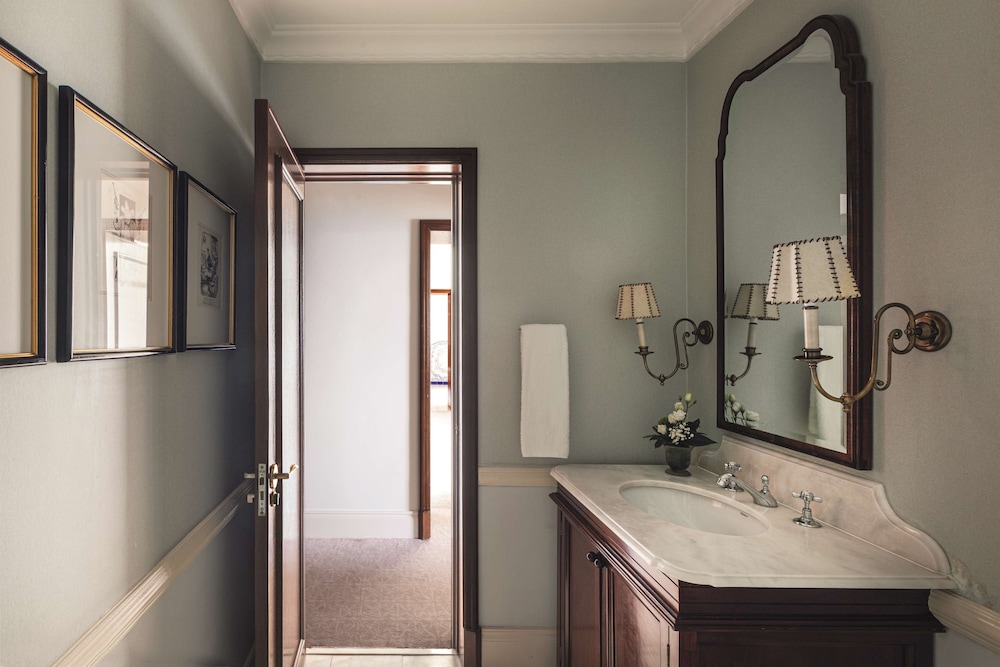 Winston Churchill Suite (Non Smoking)