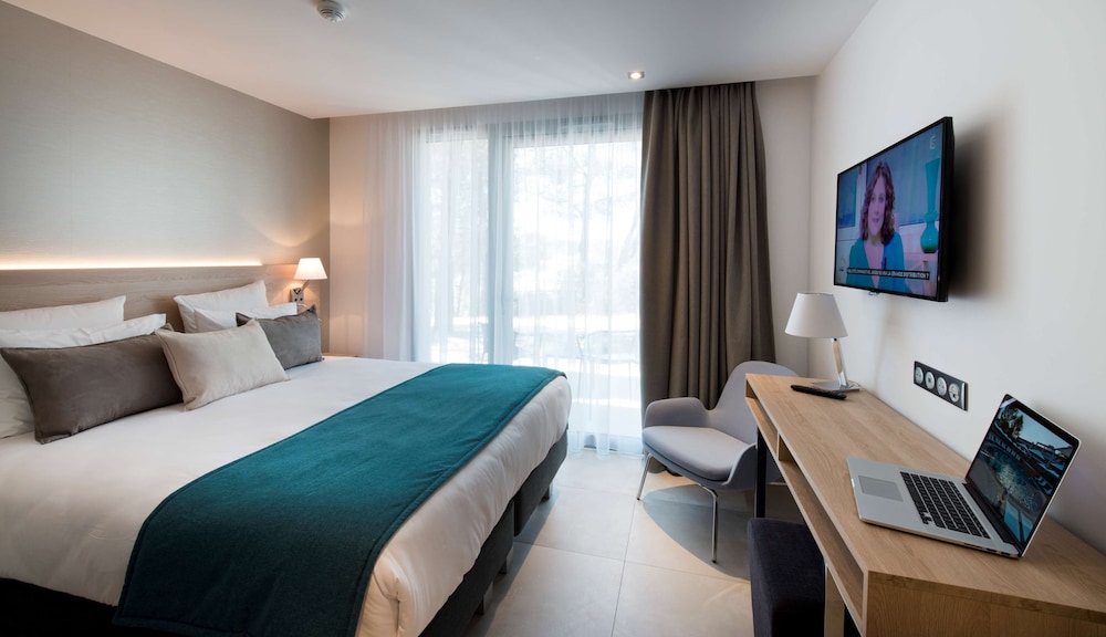 Superior Room, 1 King Bed, Terrace - Photo 1