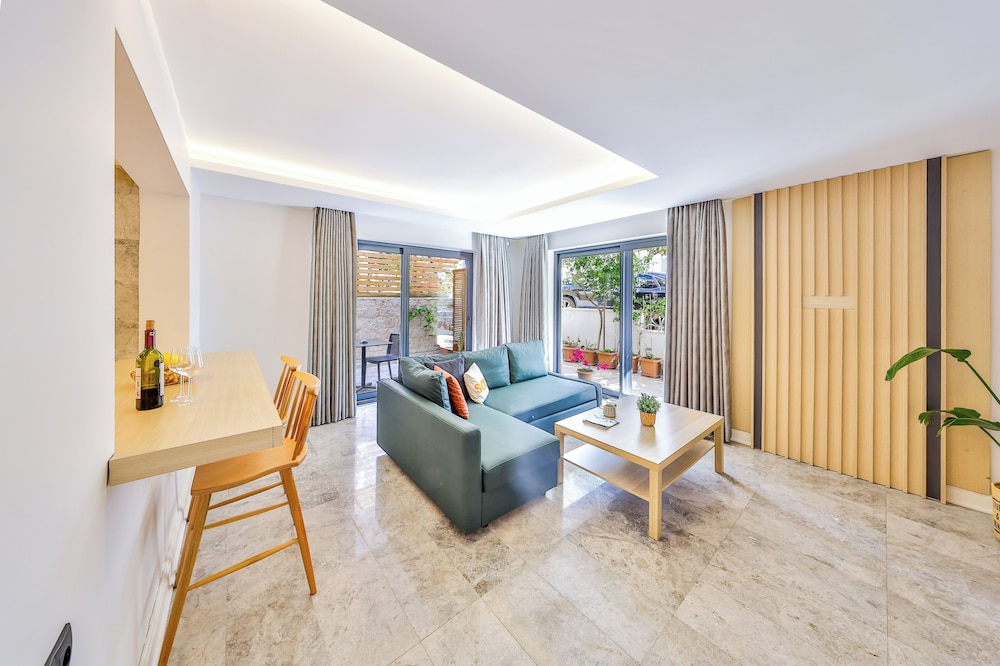 Deluxe Apartment