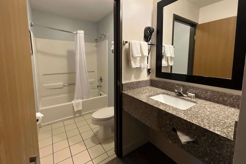 Deluxe Suite, Multiple Beds, Non Smoking - Photo 5