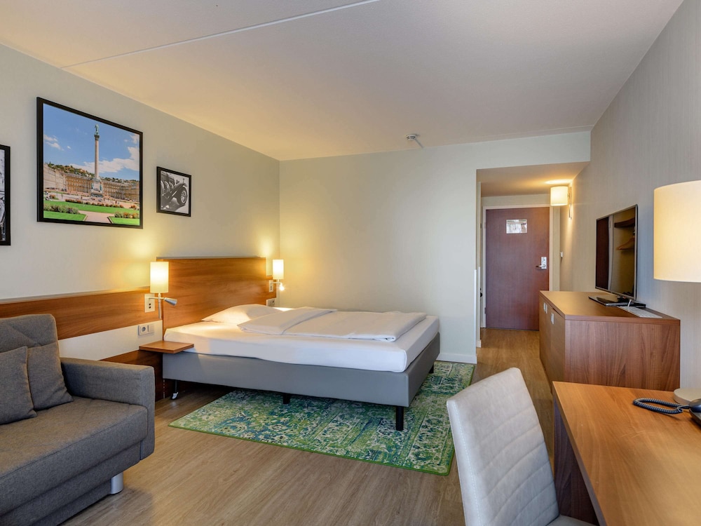 Privilege, Room, 1 Queen Bed with Sofa bed - Photo 4