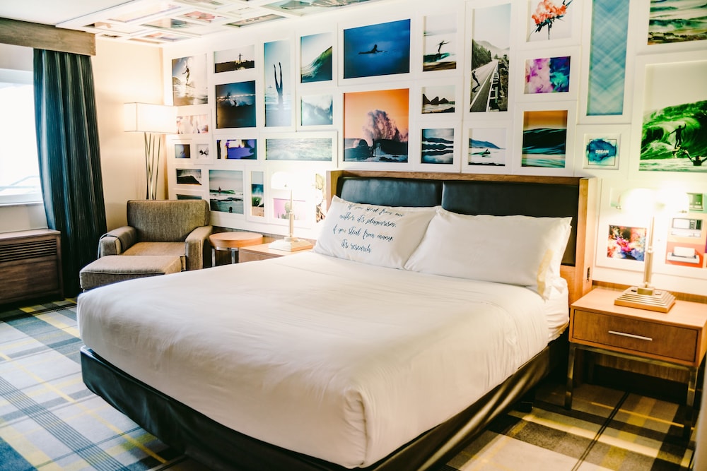 Room, 1 King Bed (Campus) - Photo 2