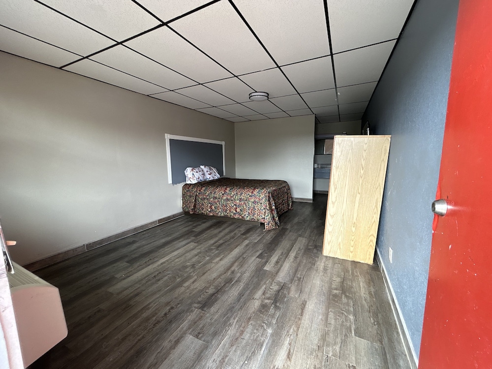 Economy Room, 1 Bedroom, Smoking, City View photo 1