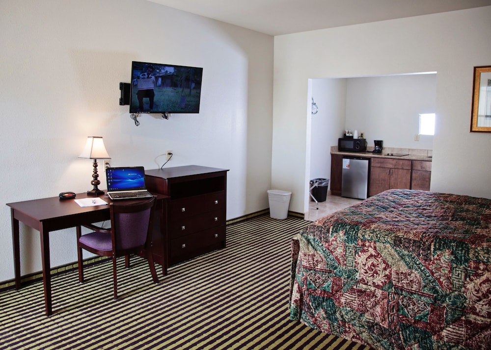 Deluxe Studio Suite, 2 Queen Beds photo 2