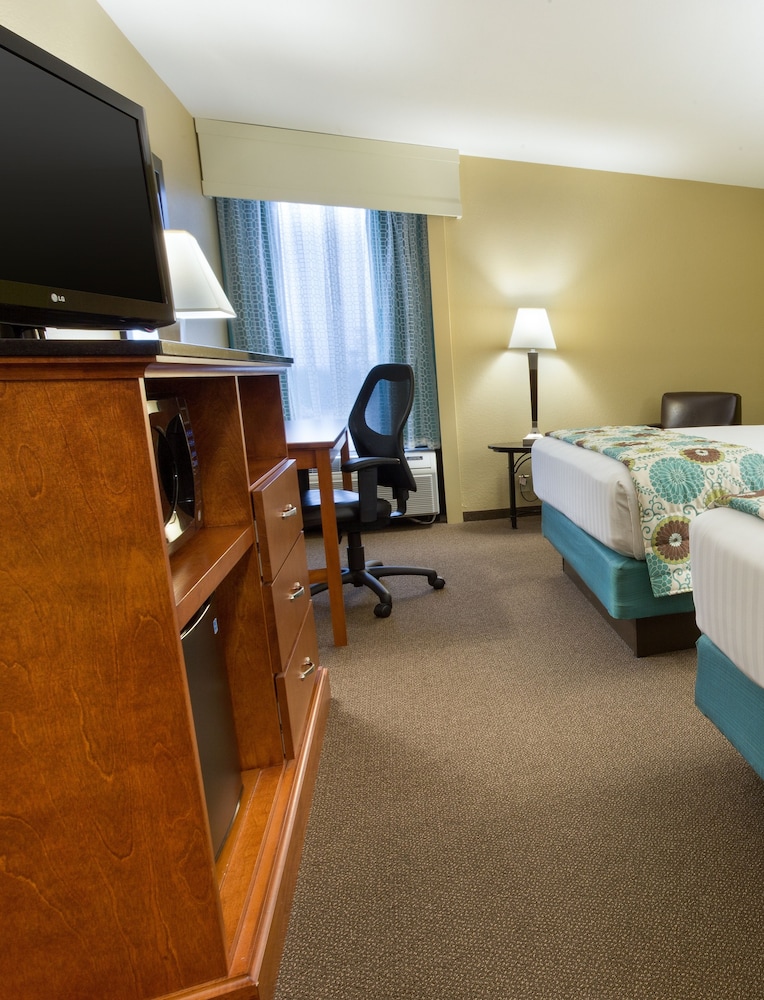 Deluxe Room, 2 Queen Beds, Non Smoking - Photo 3