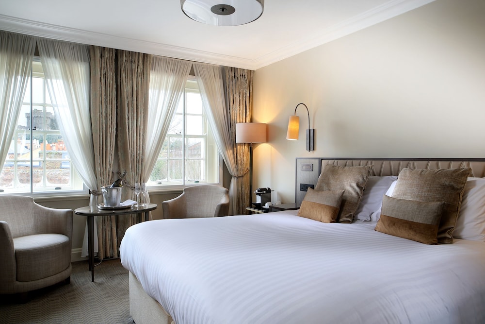 Deluxe Double Room, 1 King Bed, Ensuite, City View photo 1