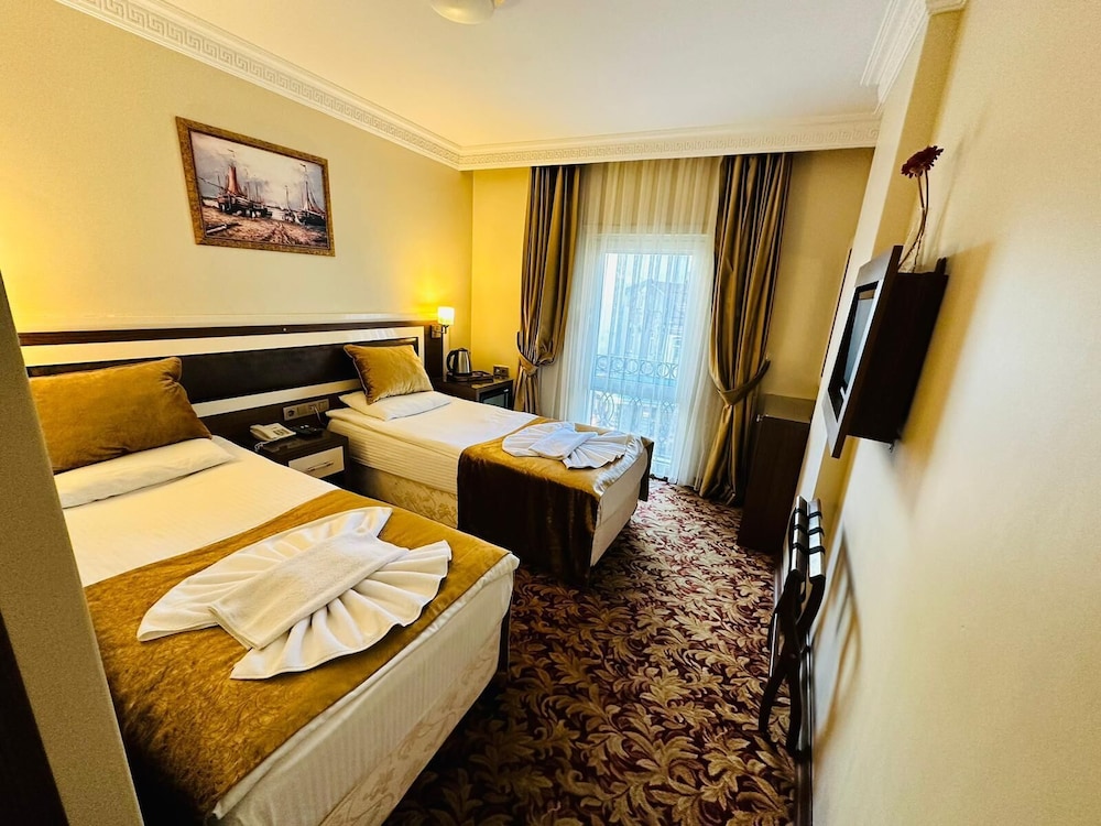 Standard Double or Twin Room, City View photo 2