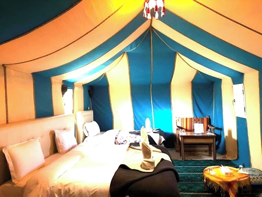 Deluxe Triple Room, Balcony, Desert View photo 2