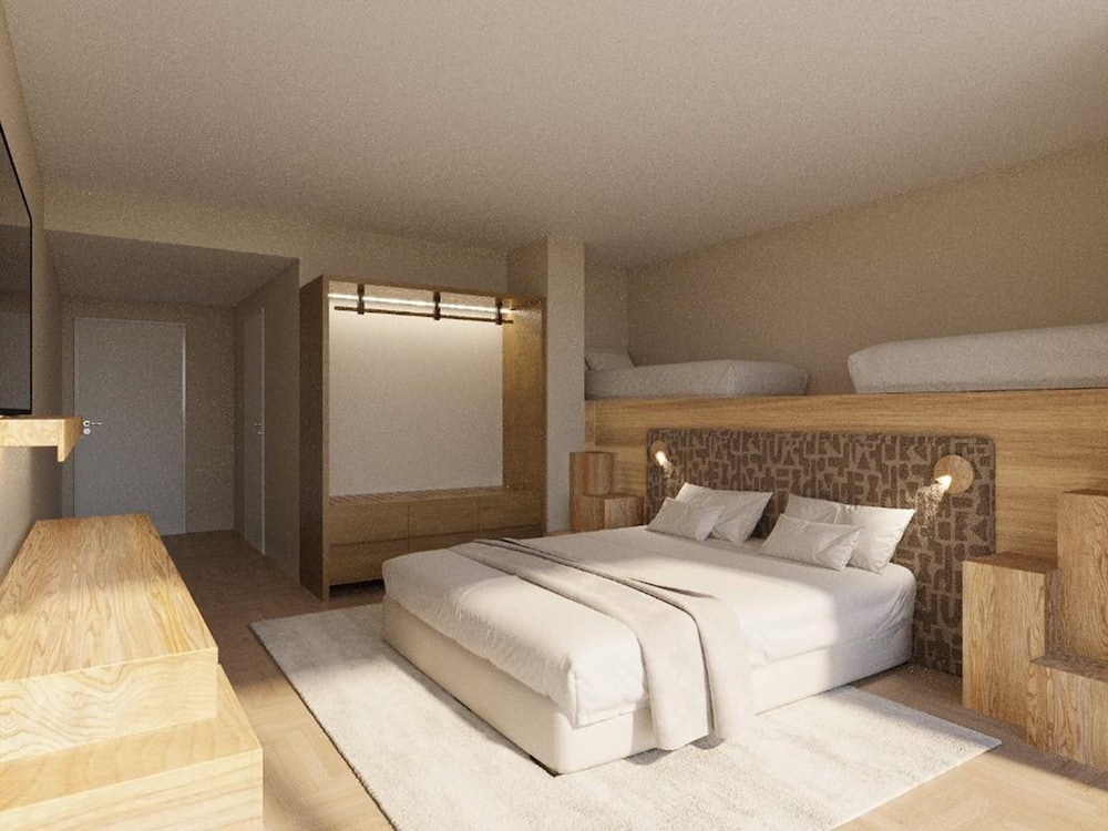 Family Room, Multiple Beds, River View photo 3