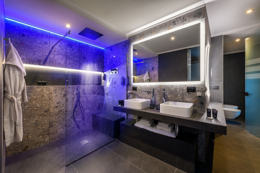 Penthouse Studio - Photo 3