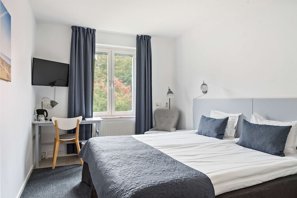 Standard Room, 2 Twin Beds, Non Smoking - Photo 4