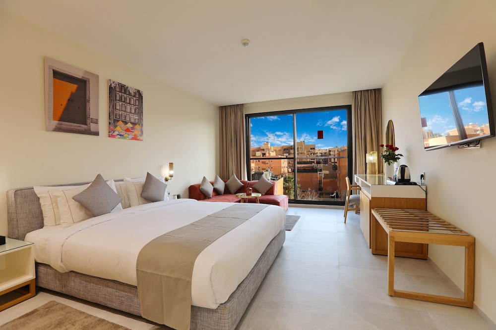 Deluxe Room - Photo 7