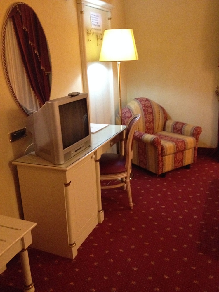 Classic Triple Room - Photo 2