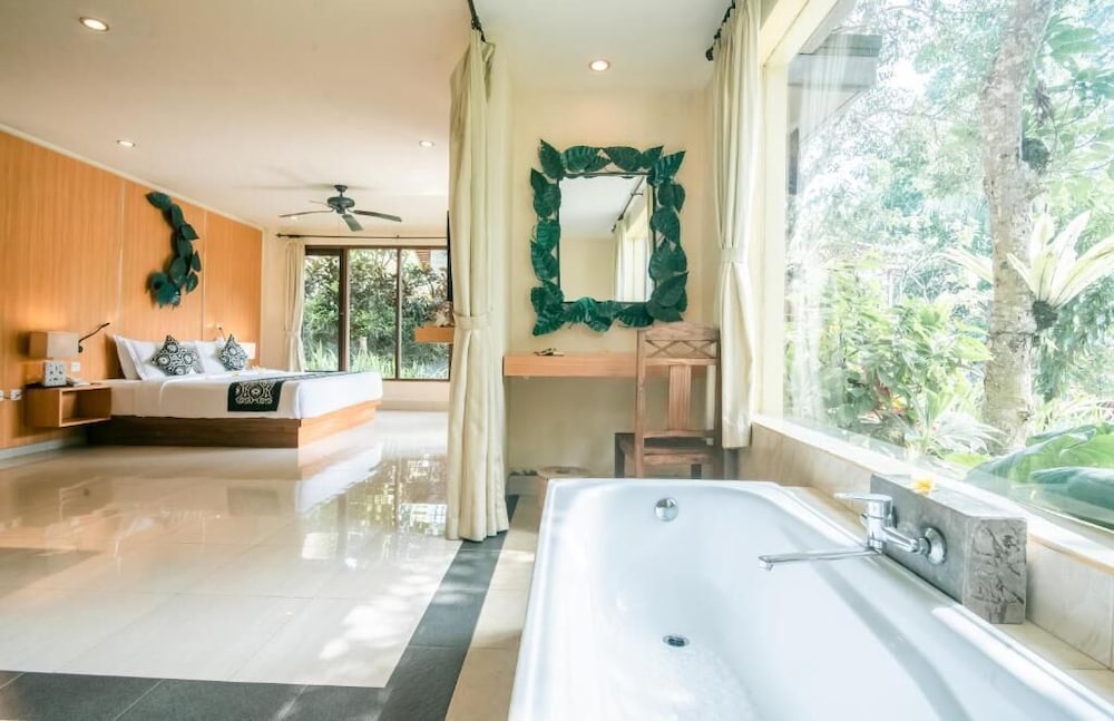 Valley Suite on Ground Floor with Pool View photo 2