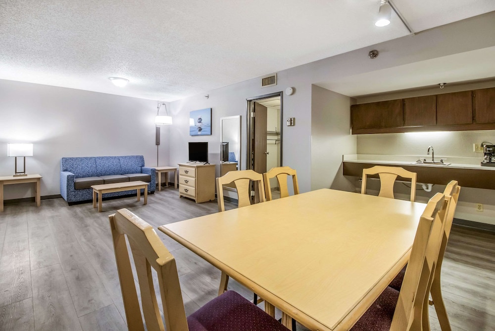 Suite, Multiple Beds, Non Smoking