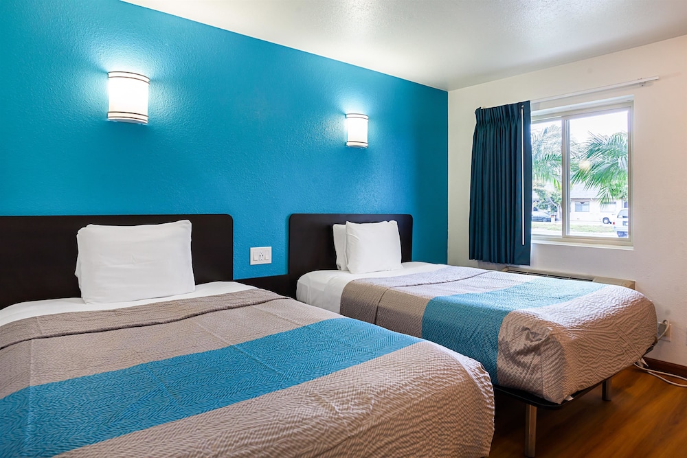 Standard Room, 2 Double Beds, Non Smoking, Refrigerator & Microwave photo 1