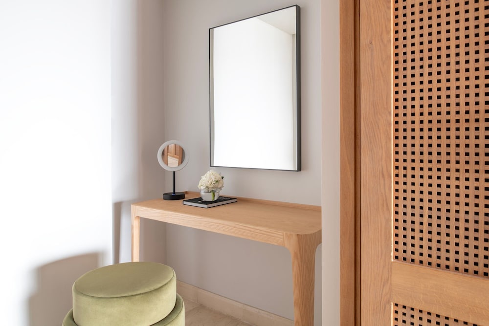 Suite, 1 Bedroom, Garden View thumbnail 6