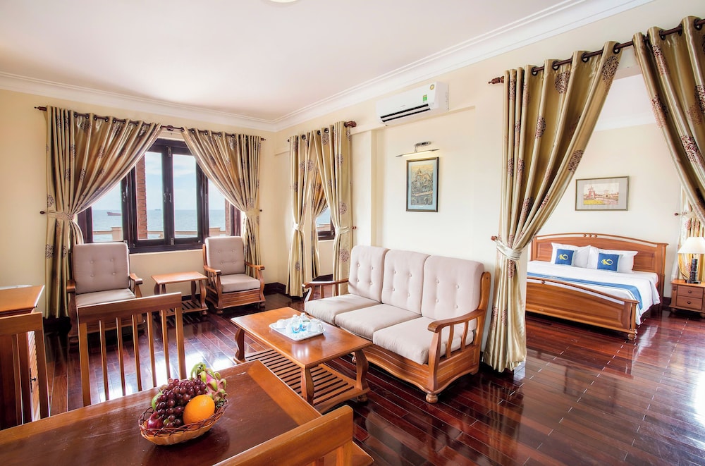 Traditional Suite photo 2