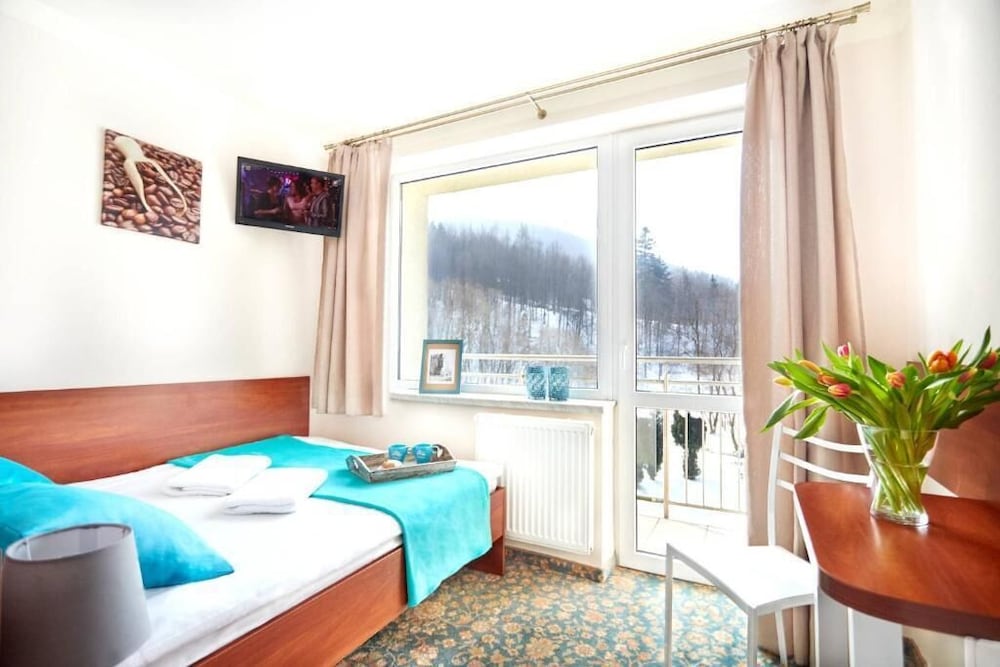 Economy Double Room, Balcony, Garden View