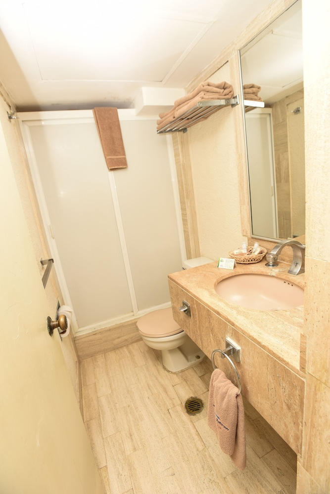 Junior Suite, 2 Double Beds - Photo 2