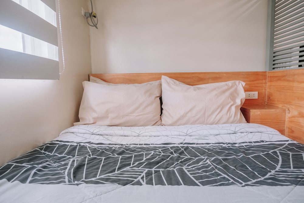 Studio, 1 Bedroom photo 2