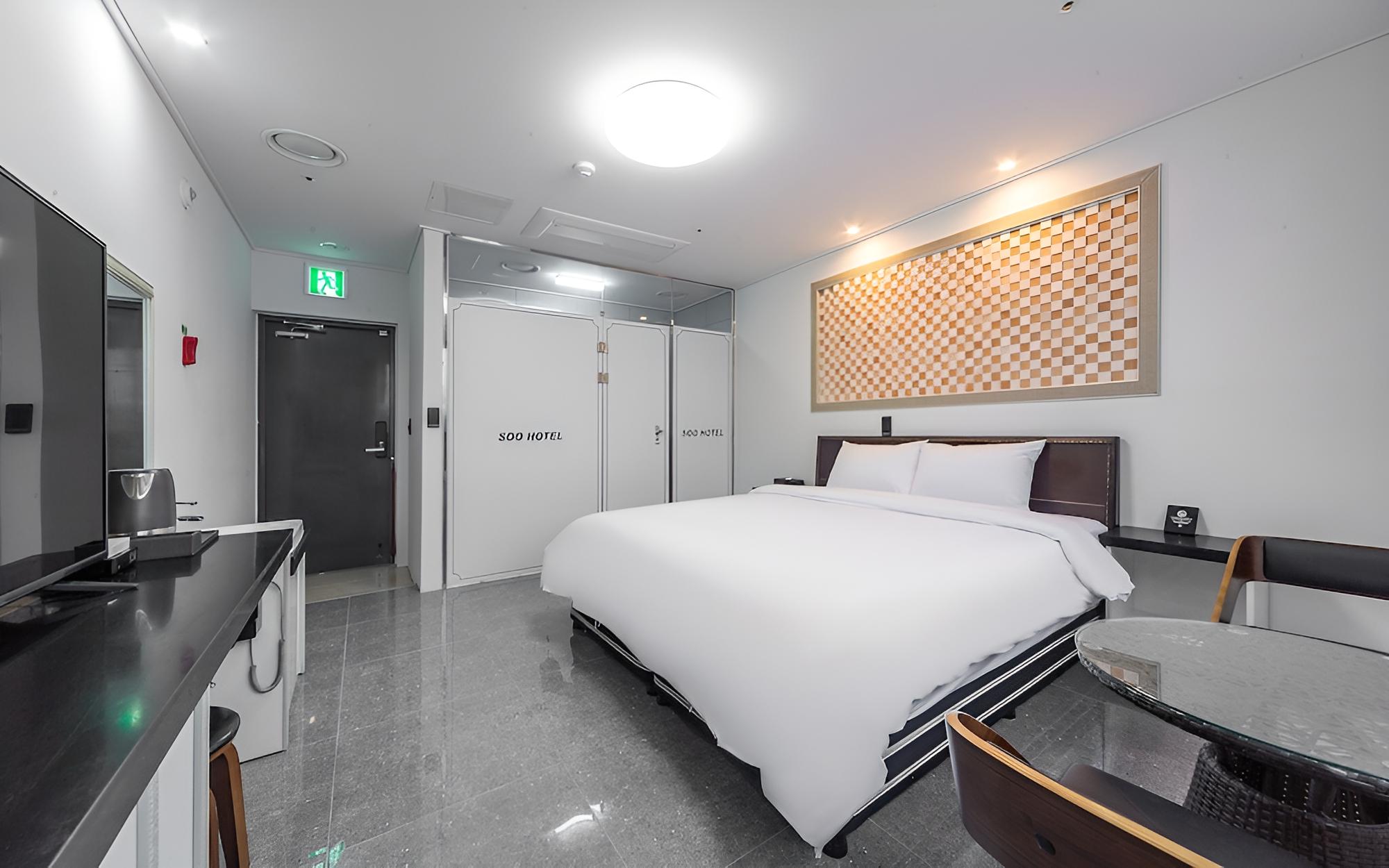 Room (Standard room)