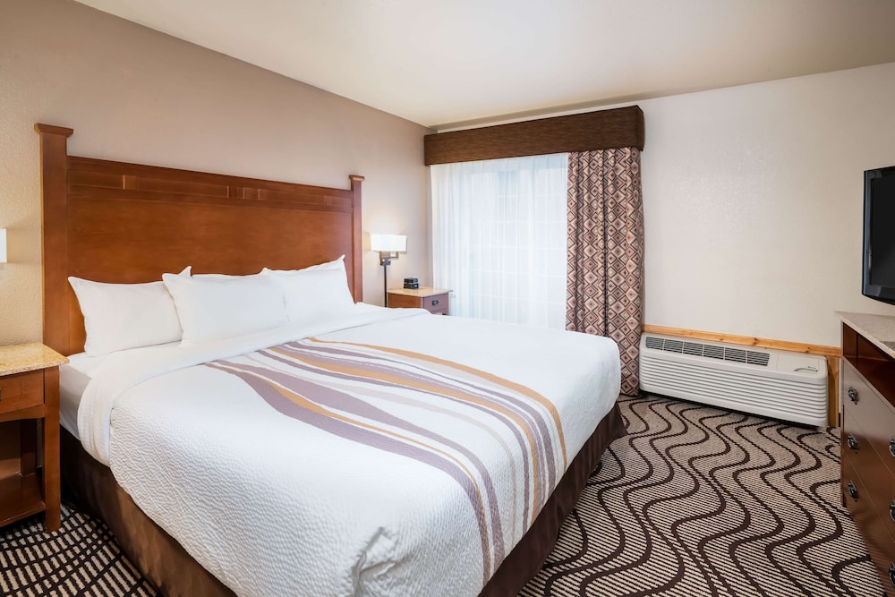 Suite, 1 King Bed with Sofa bed, Balcony, River View (with Sofabed) photo 1