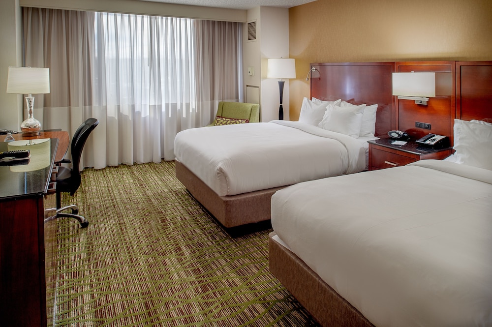 Room, 2 Queen Beds - Photo 3