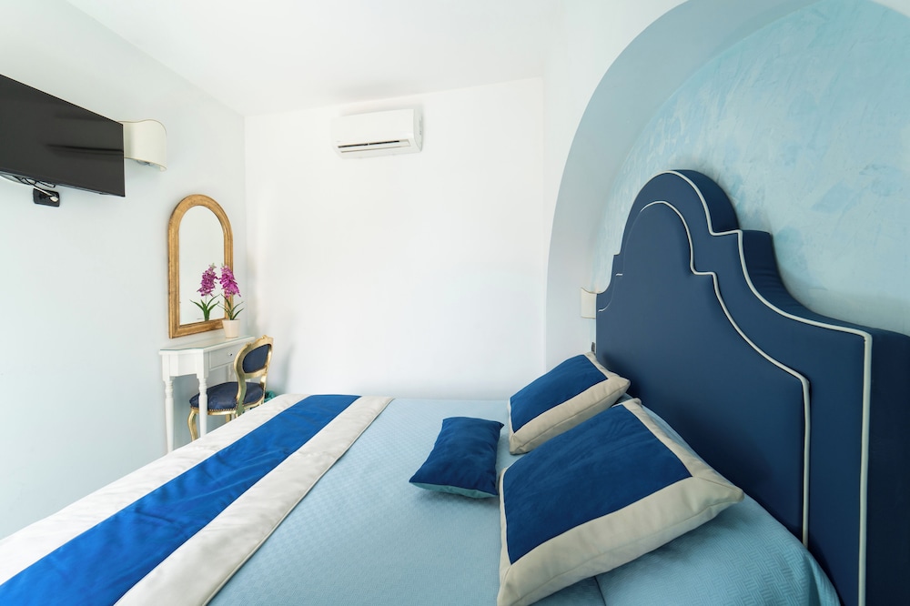 Junior Suite, 2 Bedrooms, Sea View photo 2