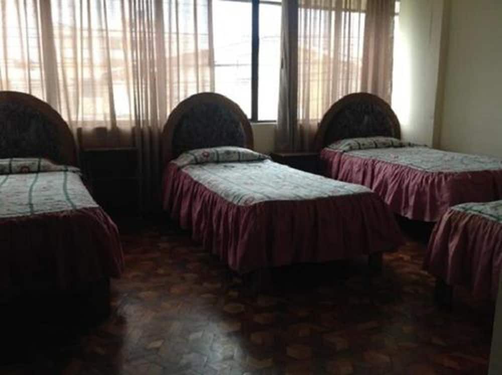 Economy Quintuple Room photo 1
