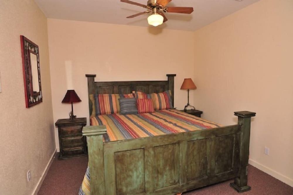 Standard Suite, 1 King Bed with Sofa bed, Non Smoking (Comal Suite)