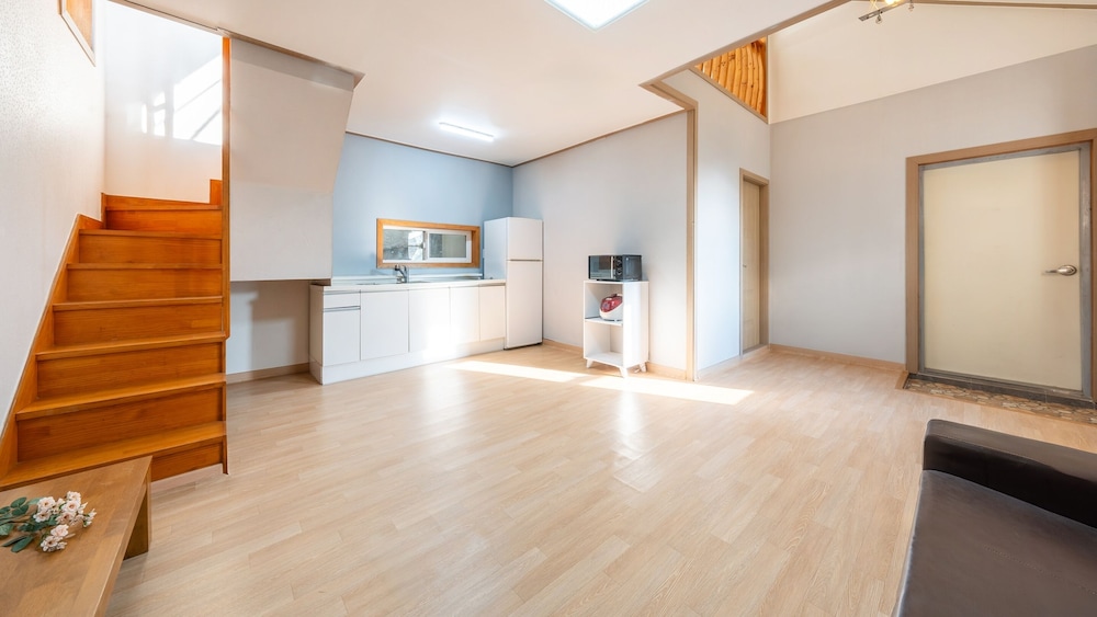 Basic Room, 1 Bedroom (B 301 (Private room/private BBQ/Pet))